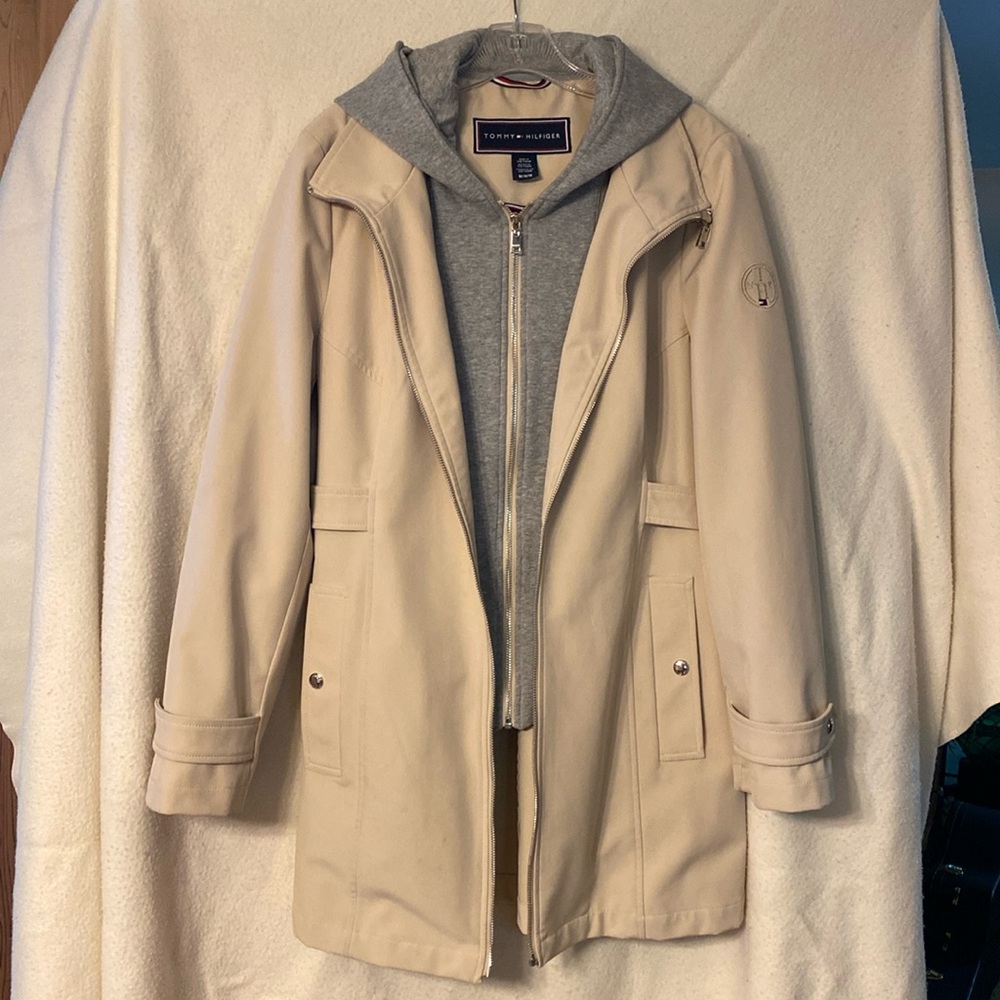 TOMMY HILFIGER SPORTY Zip Front HOODED SOFT SHELL RAINCOAT Jacket M